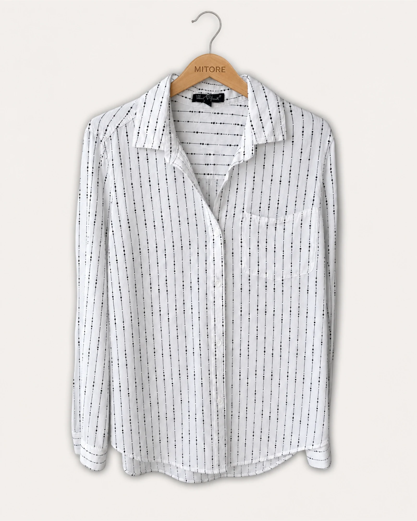 Vista frontal de camisa o top velvet heart blanco y negro talla m