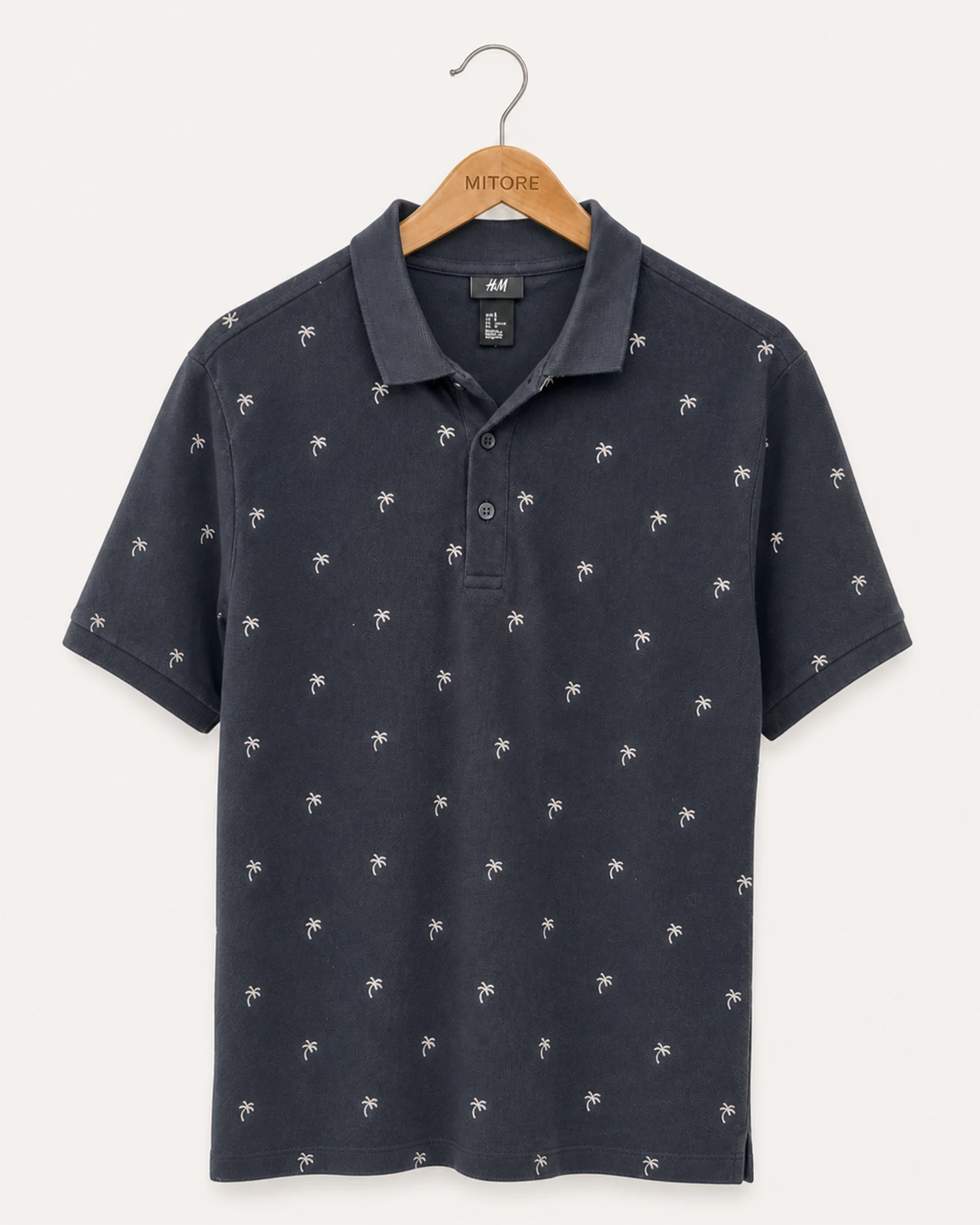 Vista frontal de camisa o top h&m gris y blanco talla s