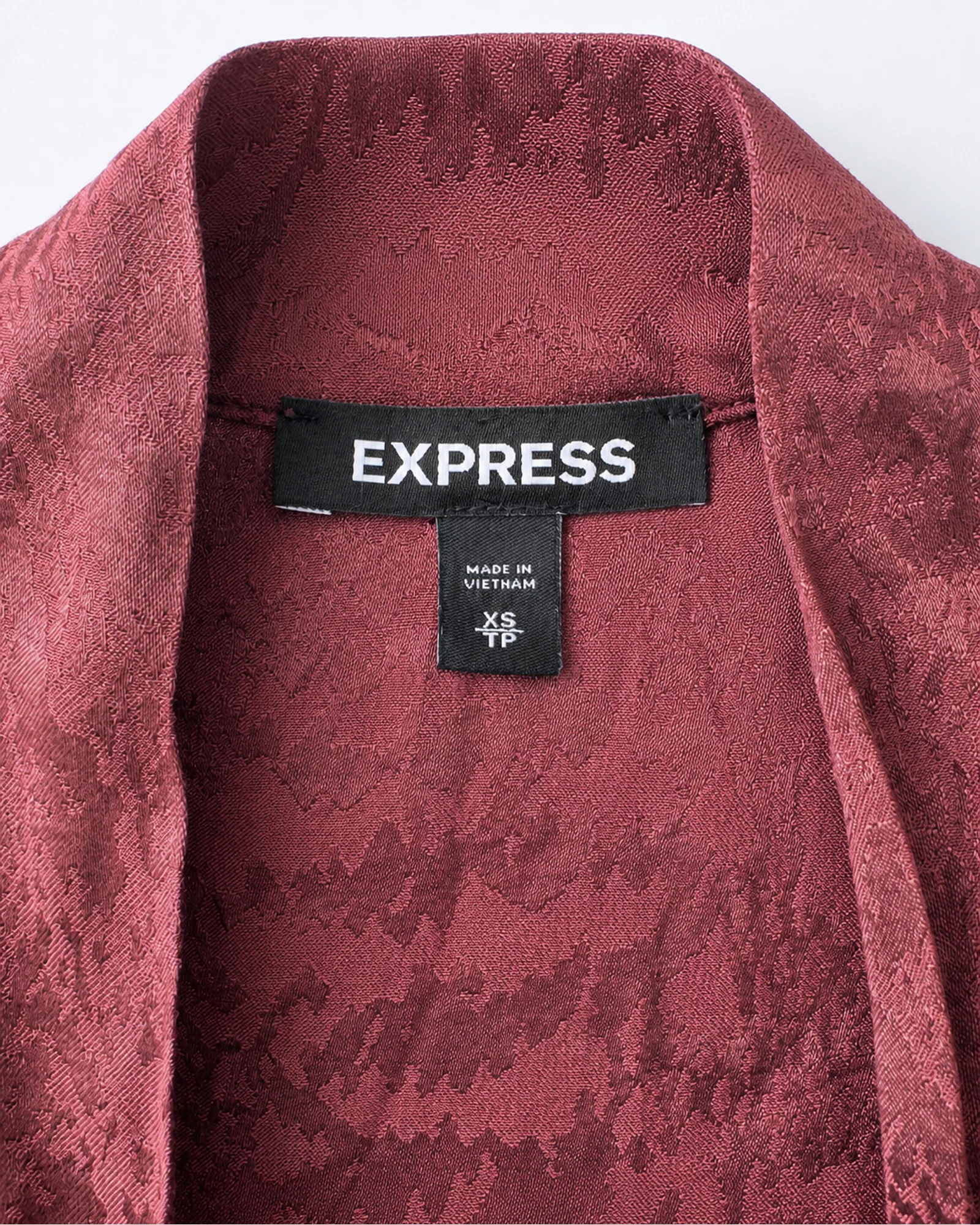 Etiqueta original de marca y talla de vestido express borgoña talla xs / tp