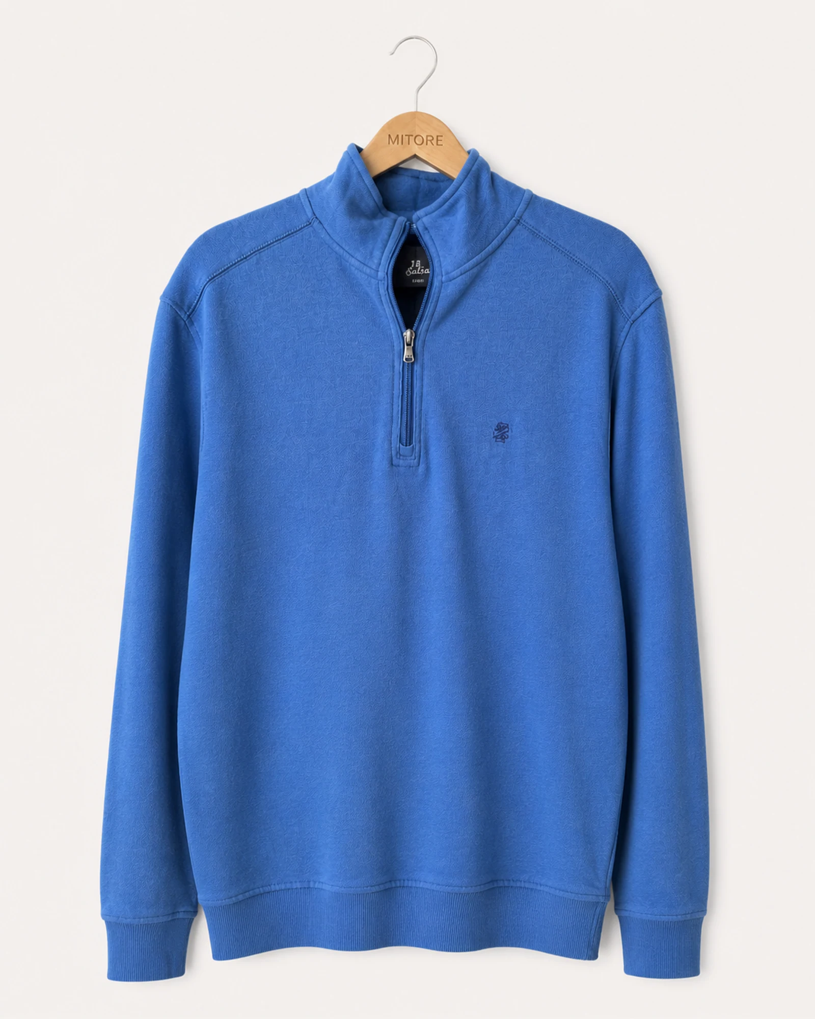 Vista frontal de buzo izod saltwater azul talla m