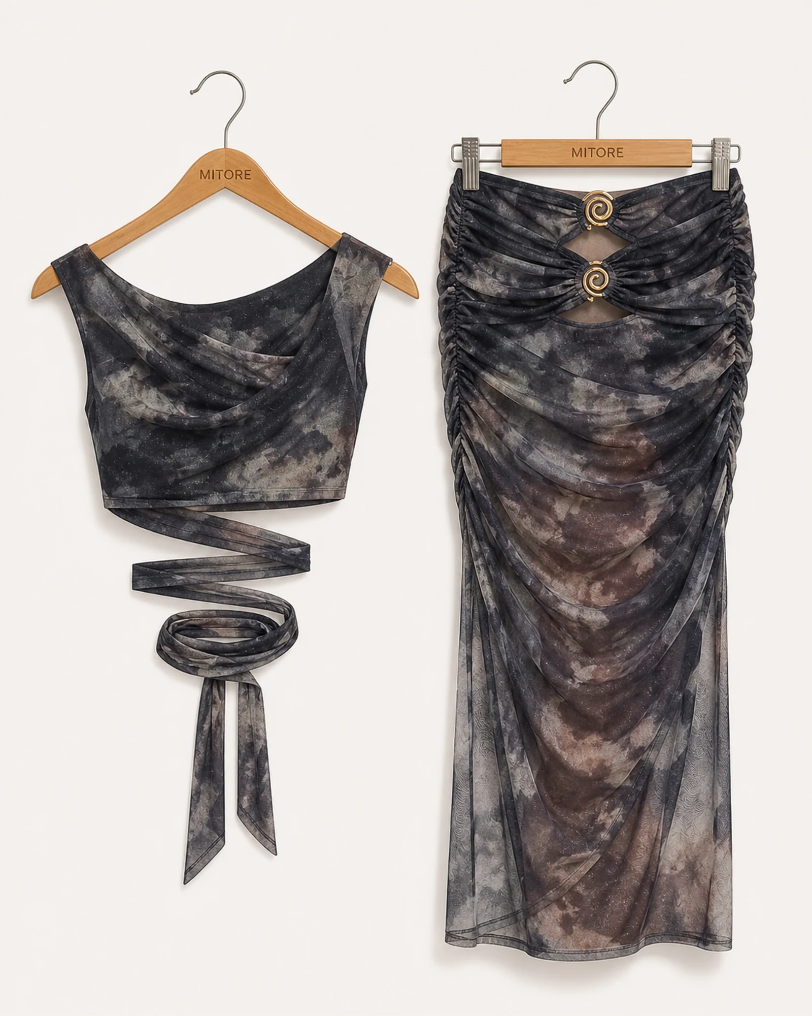 Vista frontal de conjunto fashion nova midnight dusk gris y negro talla s