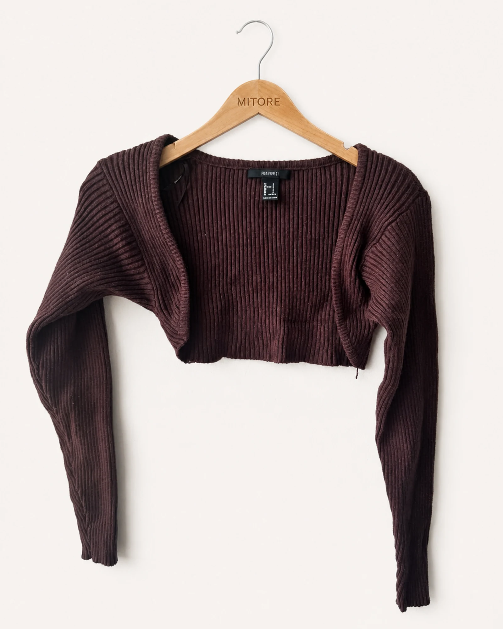 Vista frontal de suéter o cárdigan forever 21 borgoña talla s