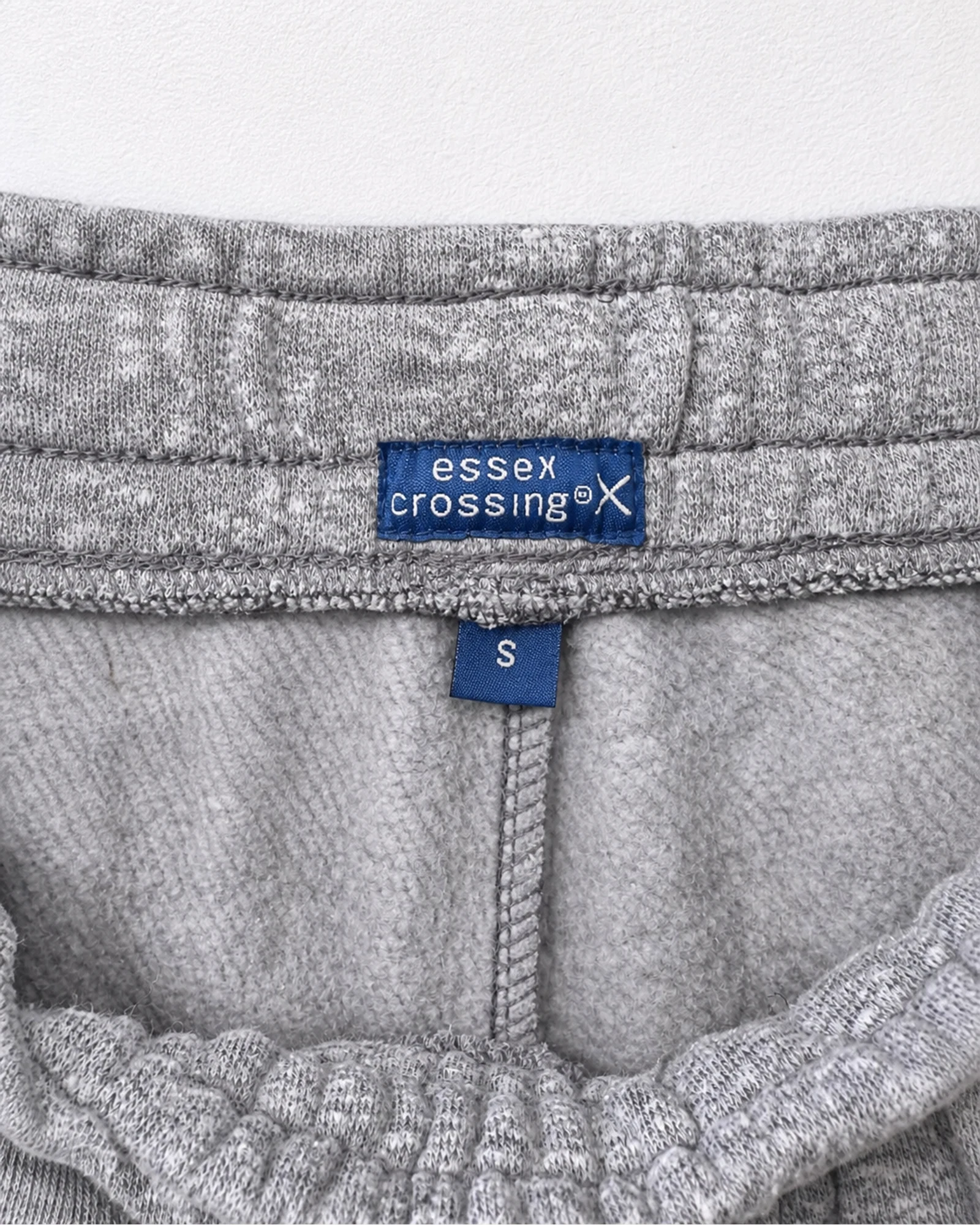 Etiqueta original de marca y talla de suéter o cárdigan essex crossing gris talla s