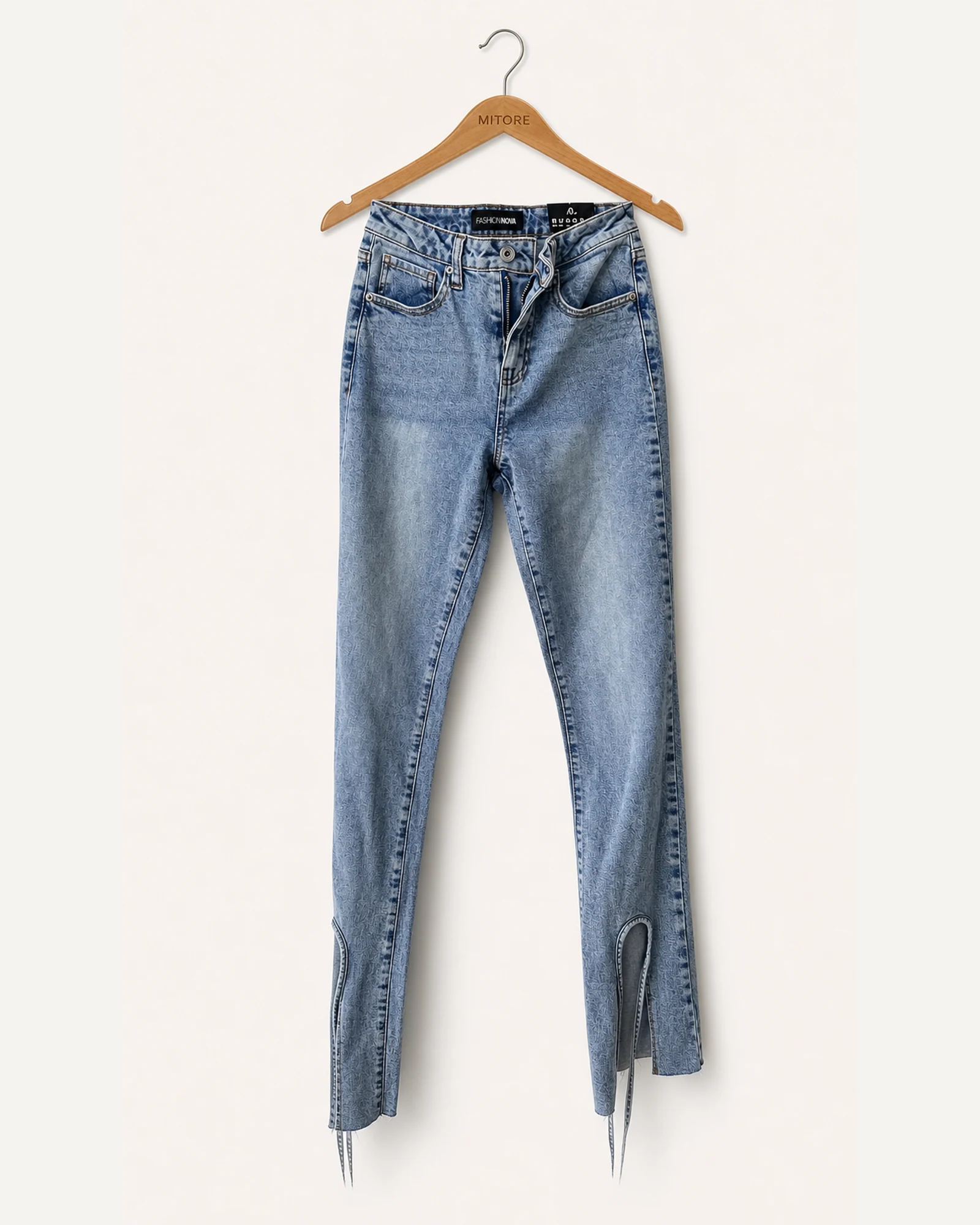 Vista frontal de jean fashion nova light blue talla 0
