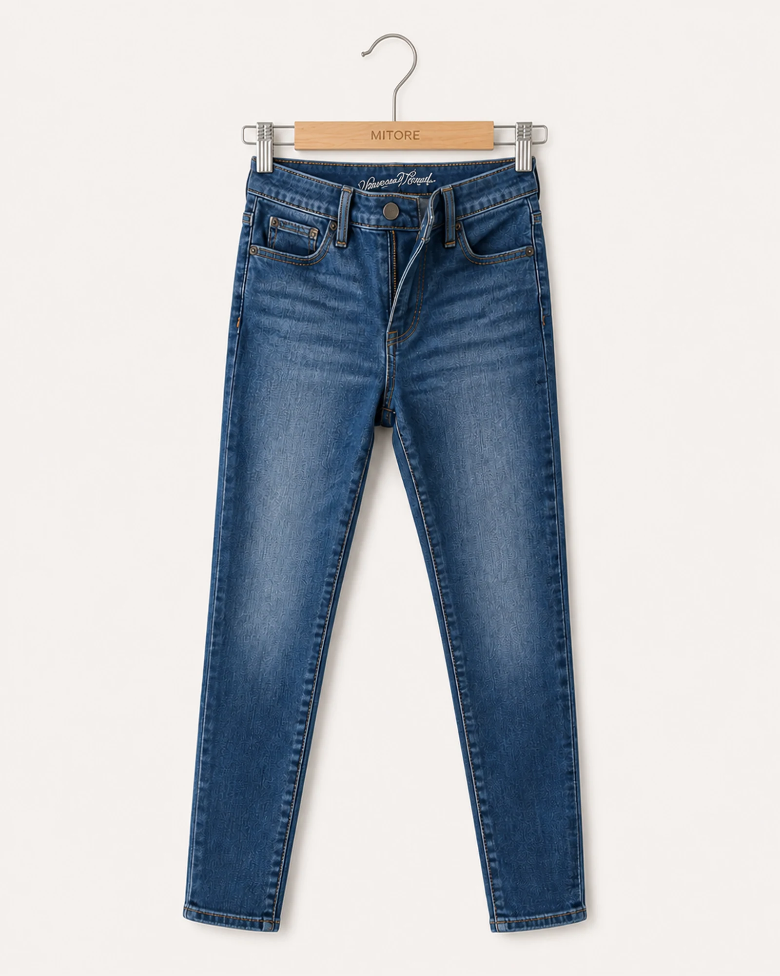 Vista frontal de jean universal thread azul talla 00/24