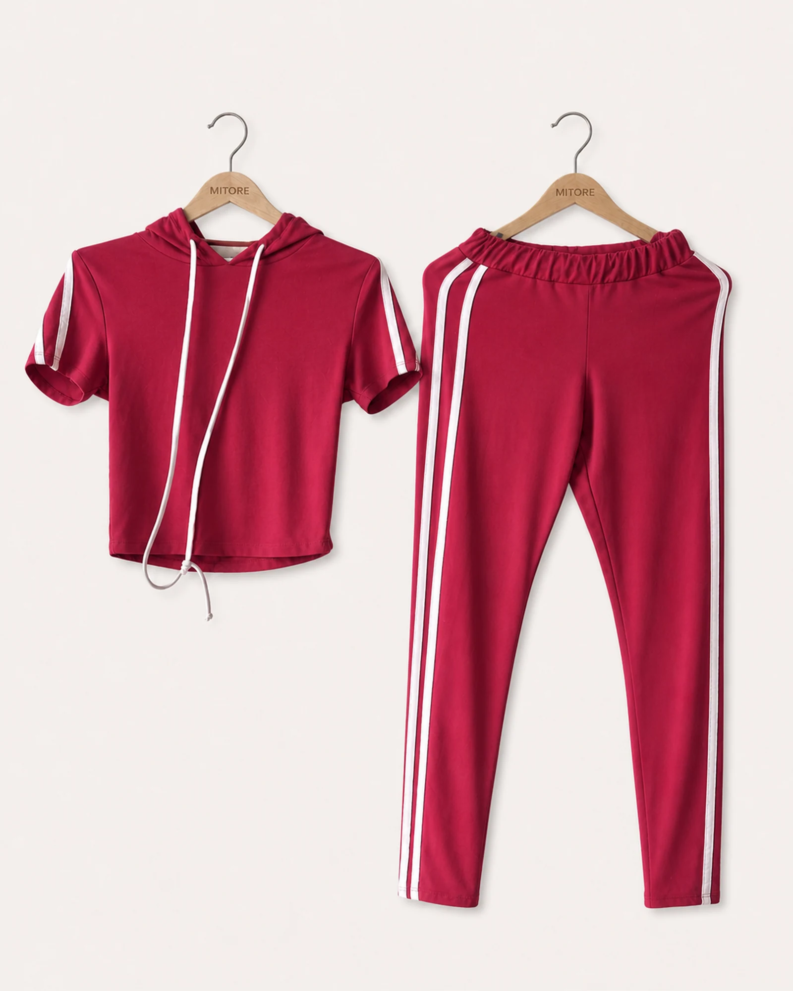Vista frontal de pantalón fashion nova rojo talla por confirmar