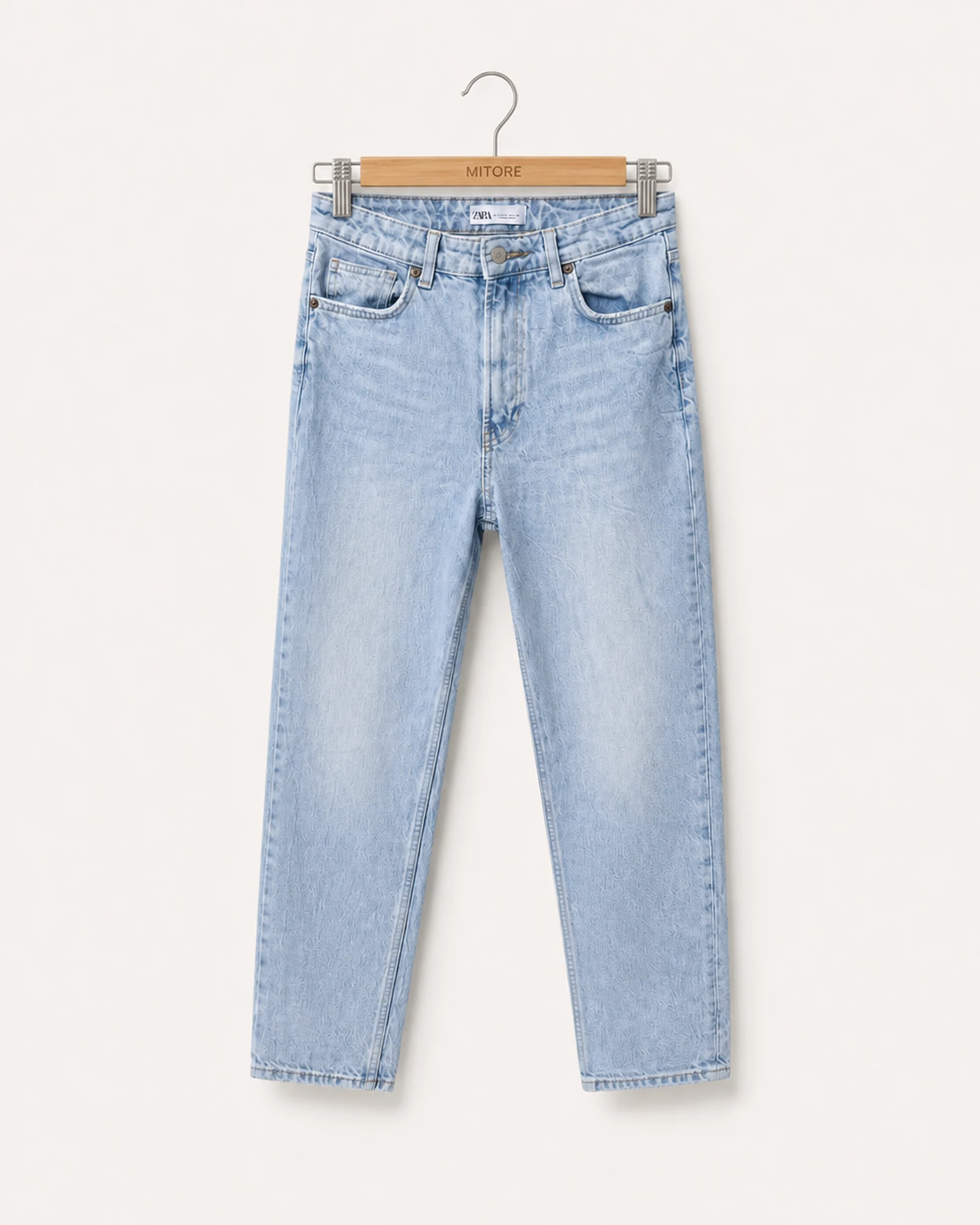Vista frontal de jean zara light blue talla eur 34 / usa 2 / mex 24