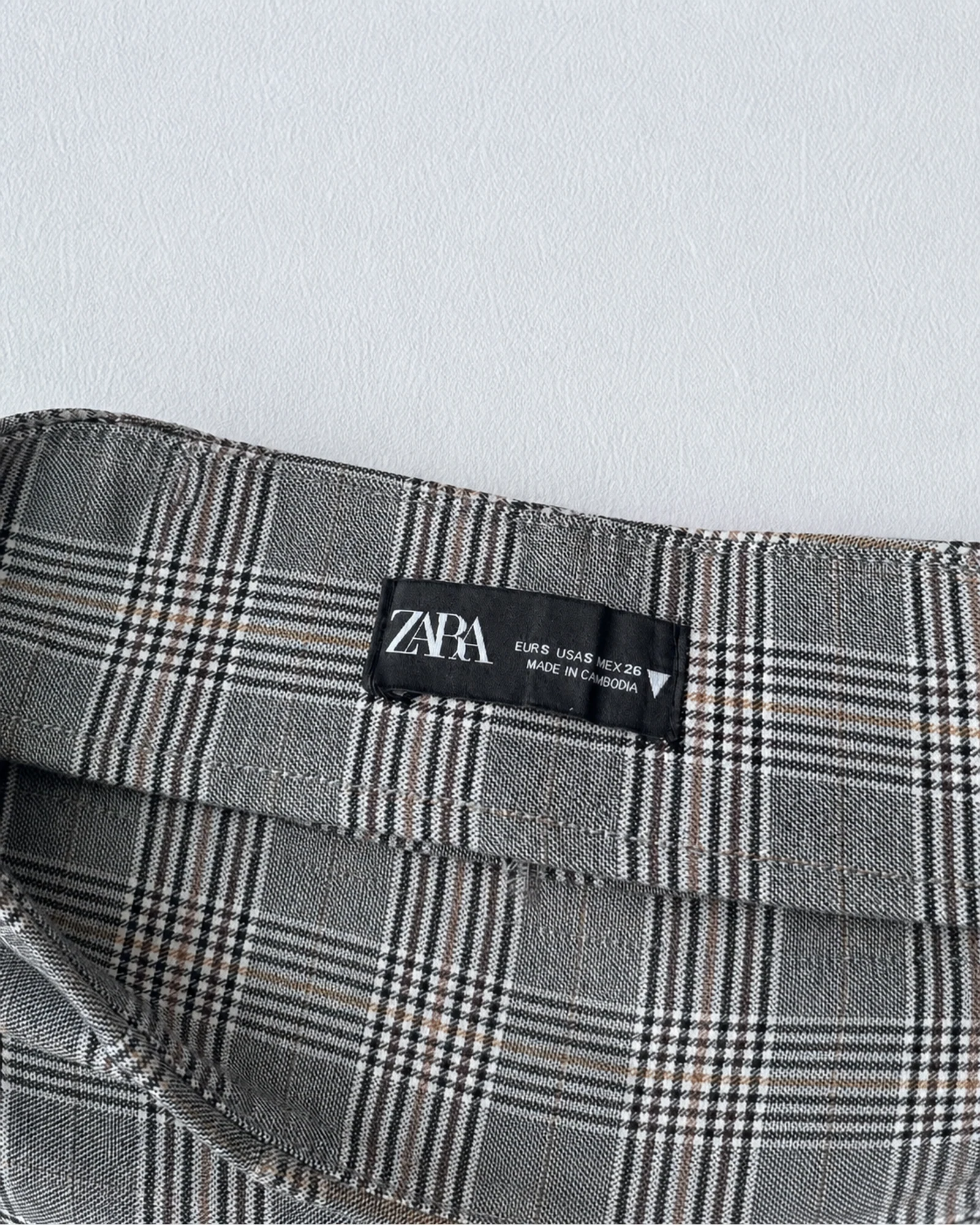 Etiqueta original de marca y talla de leggings zara trafaluc gris y plaid talla eur s / usa 4 / mex 26
