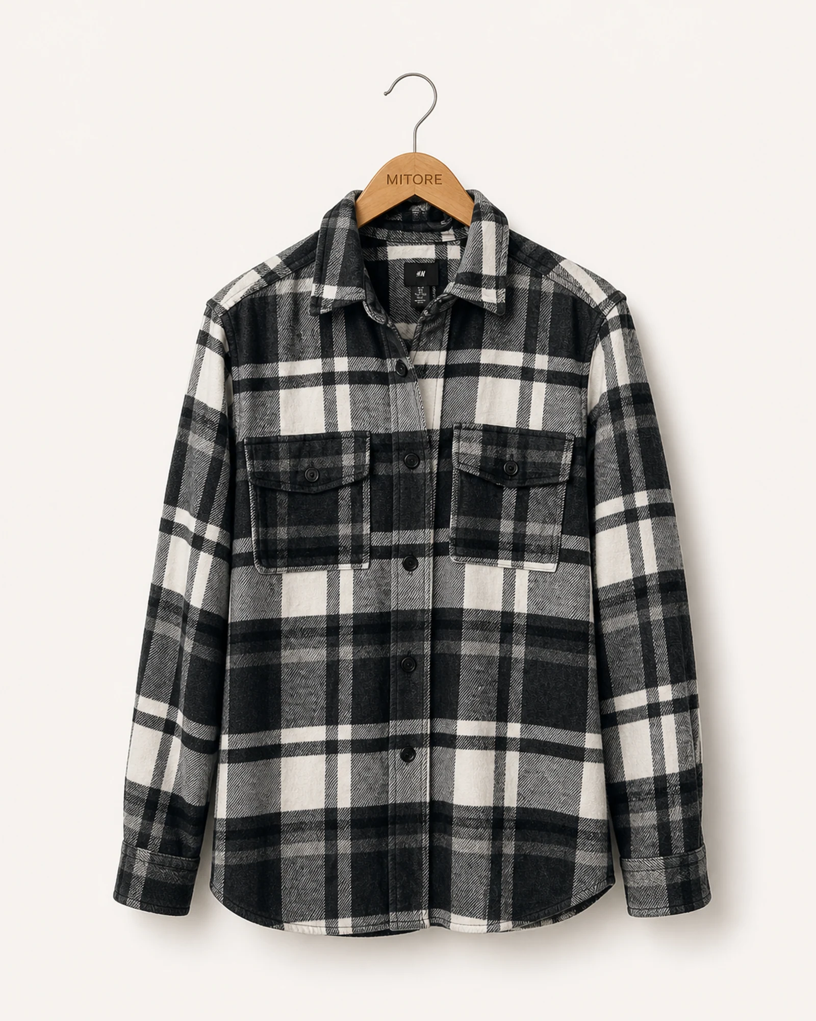 Vista frontal de camisa o top h&m negro y blanco talla eur s / us s / ca p / cn 175/92a / mx ch