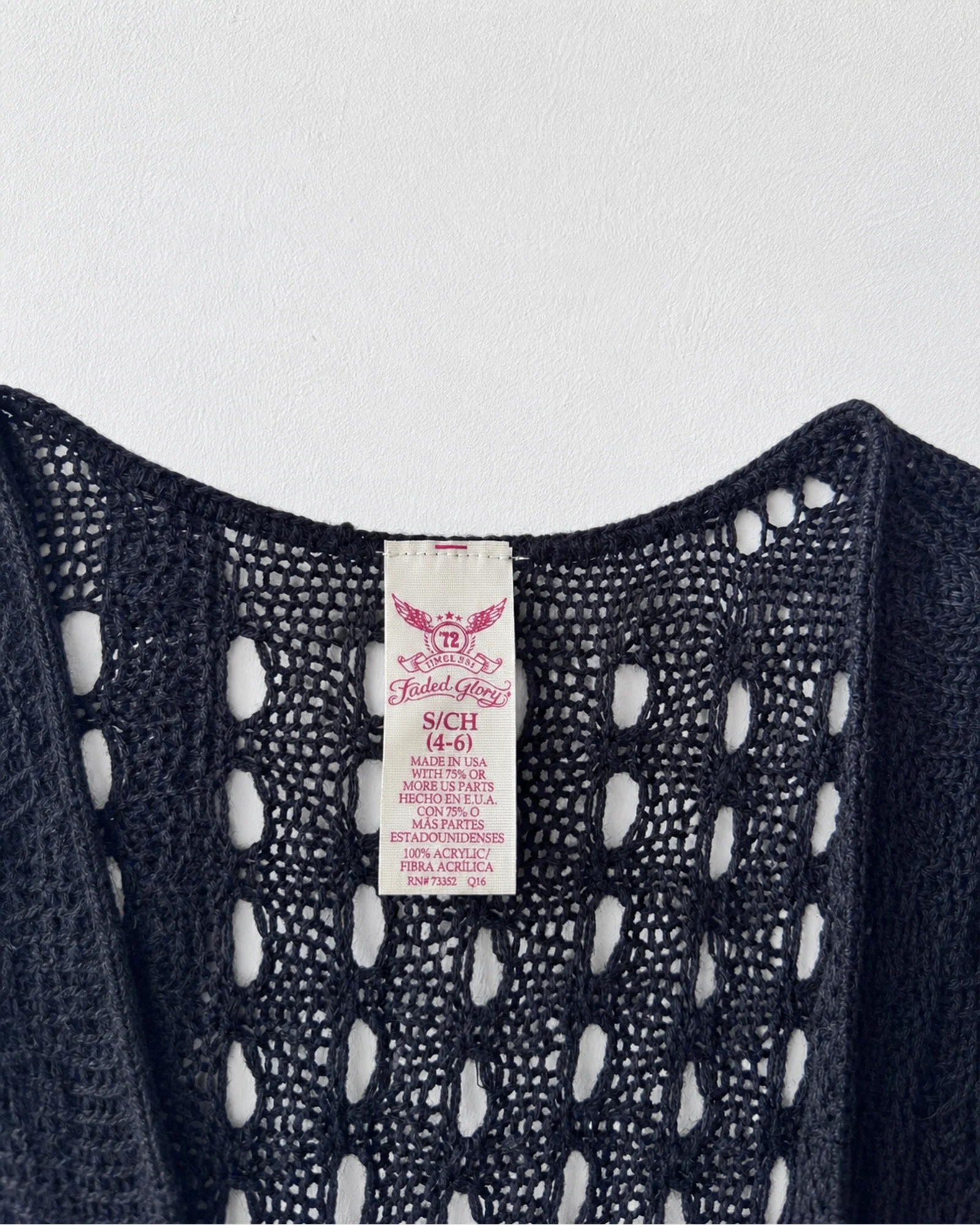 Etiqueta original de marca y talla de vestido fashion nova negro talla s/ch