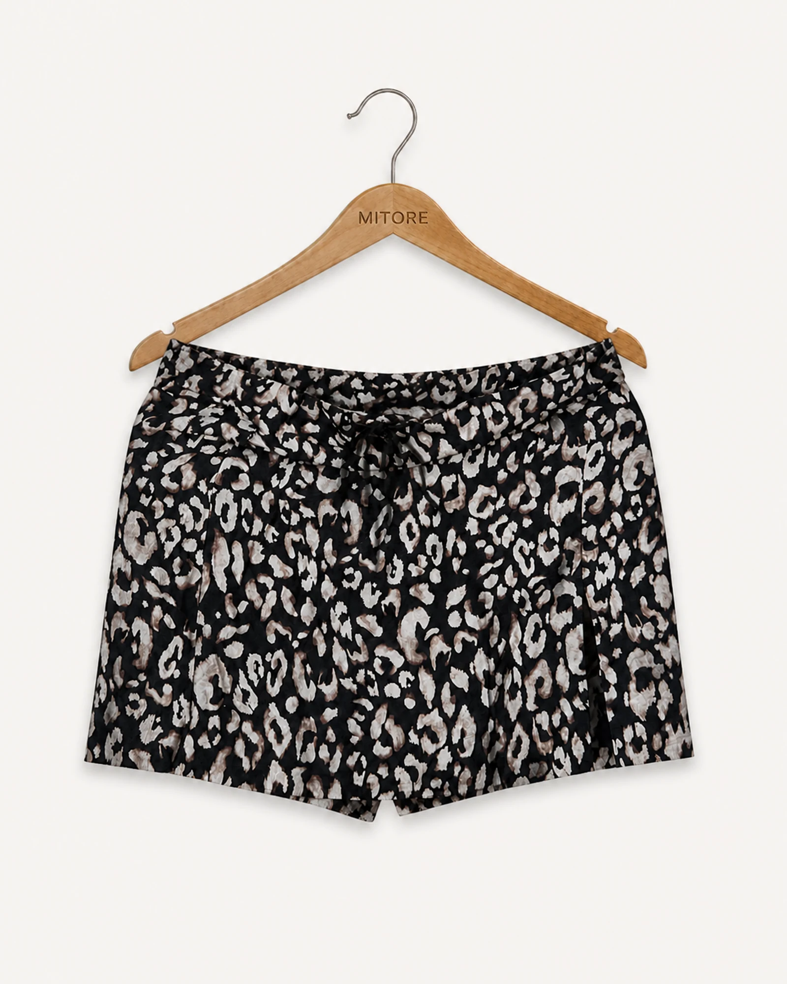 Vista frontal de camisa o top h&m negro y tan talla s