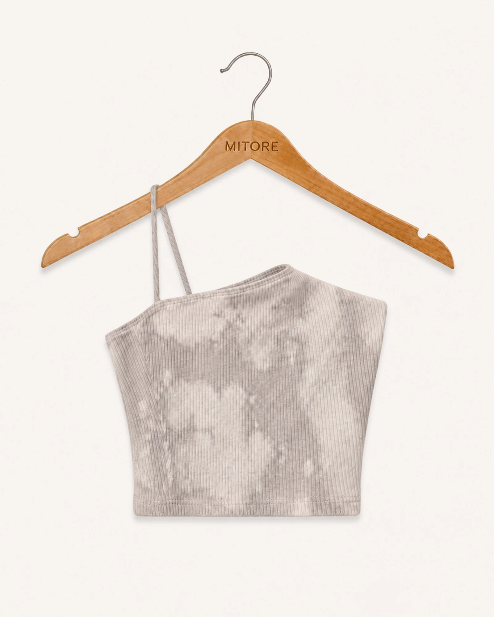 Vista frontal de camisa o top fashion nova beige talla por confirmar